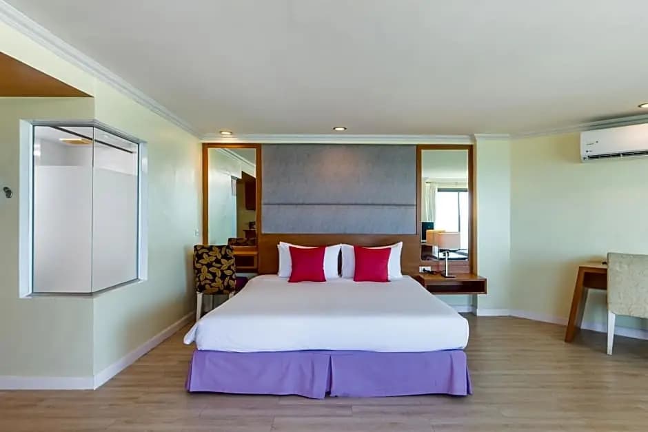 Deluxe Double room with sea view full double bed