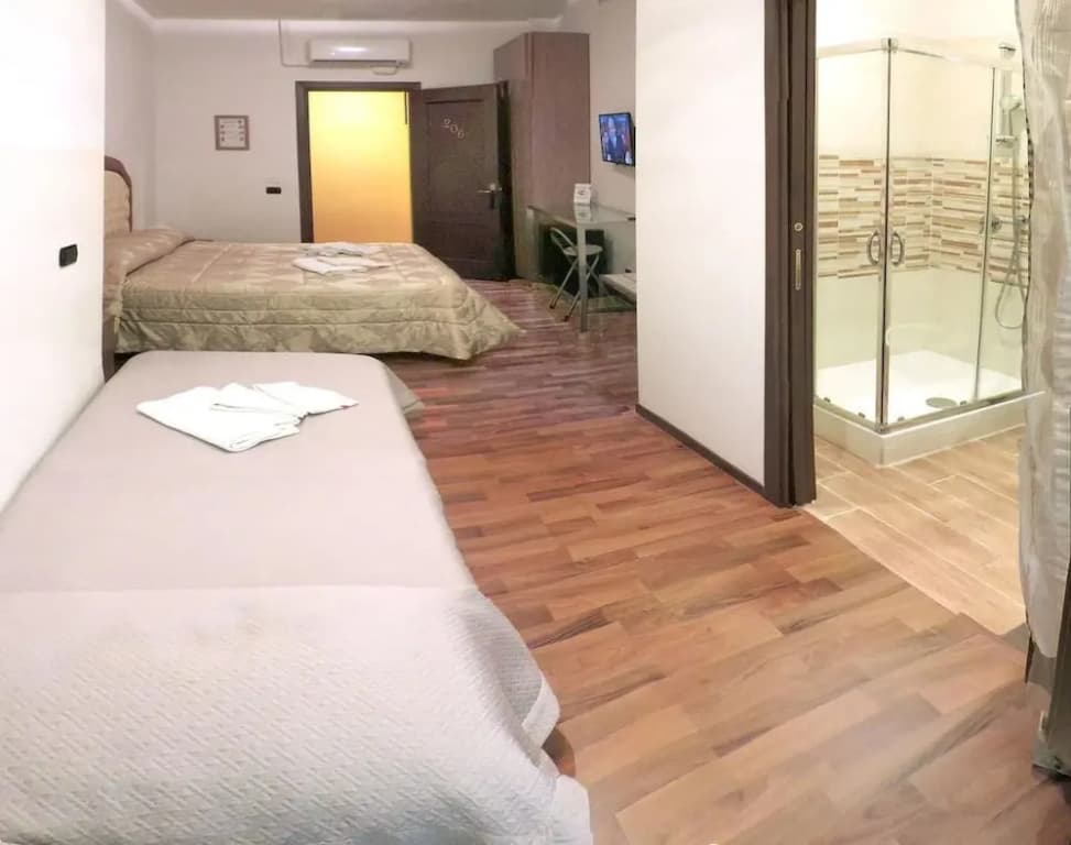 Standard Triple room with balcony