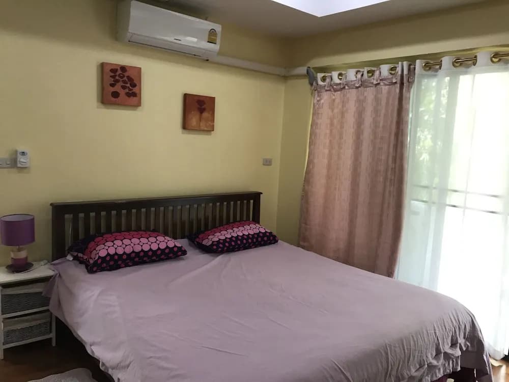 2 Bedrooms Apartment with balcony and with sea view