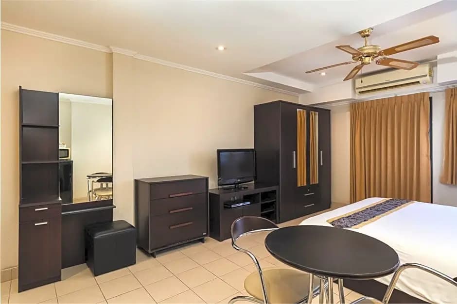 Deluxe Single Apartment with balcony