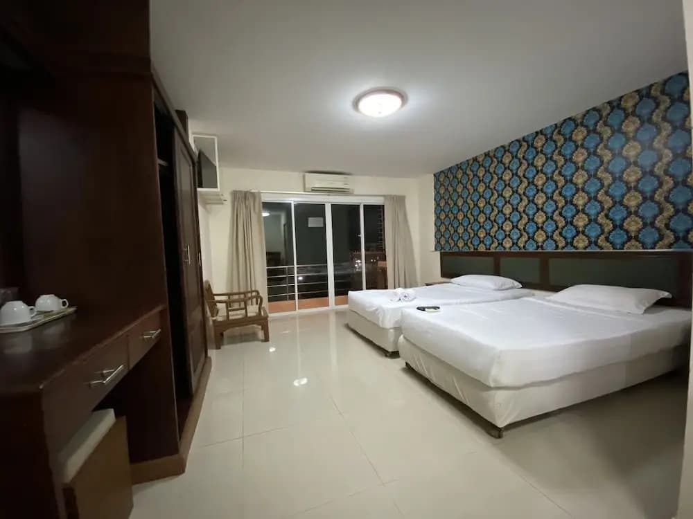 Deluxe Double room with balcony twin beds