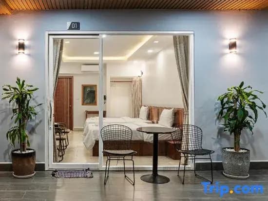 Deluxe Double room with pool view full double bed