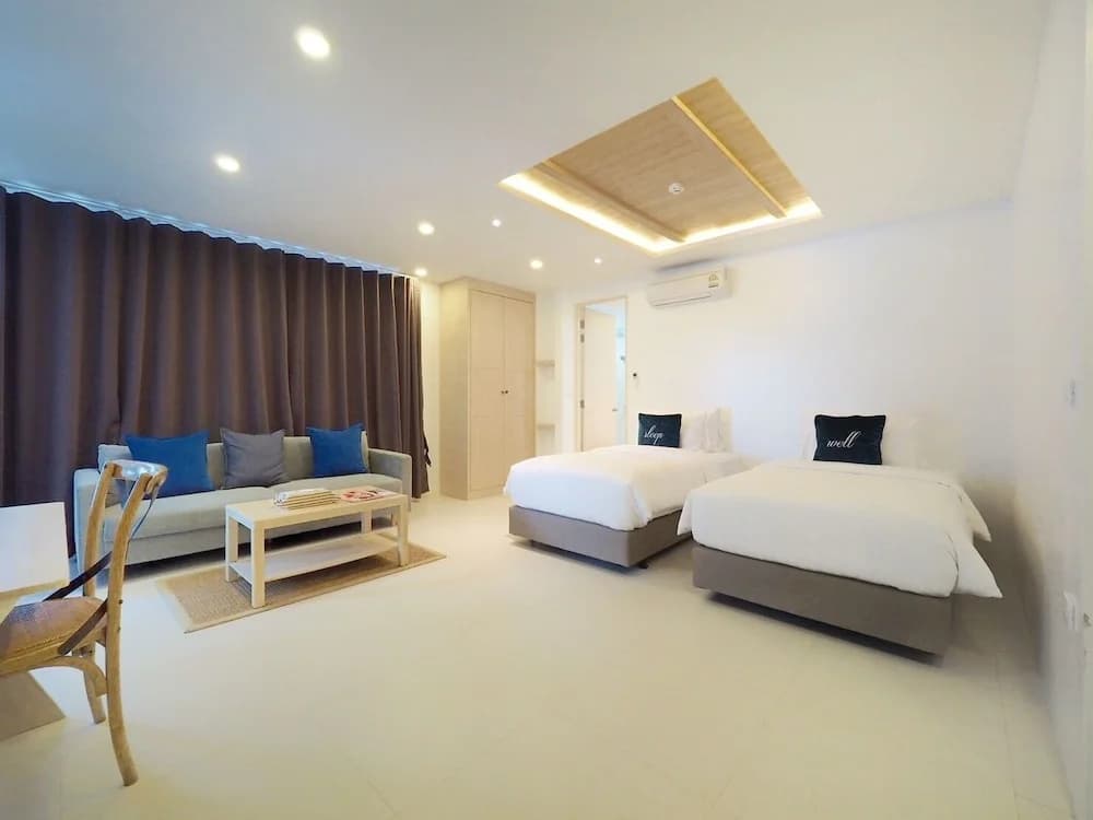 2 Bedrooms Suite with balcony