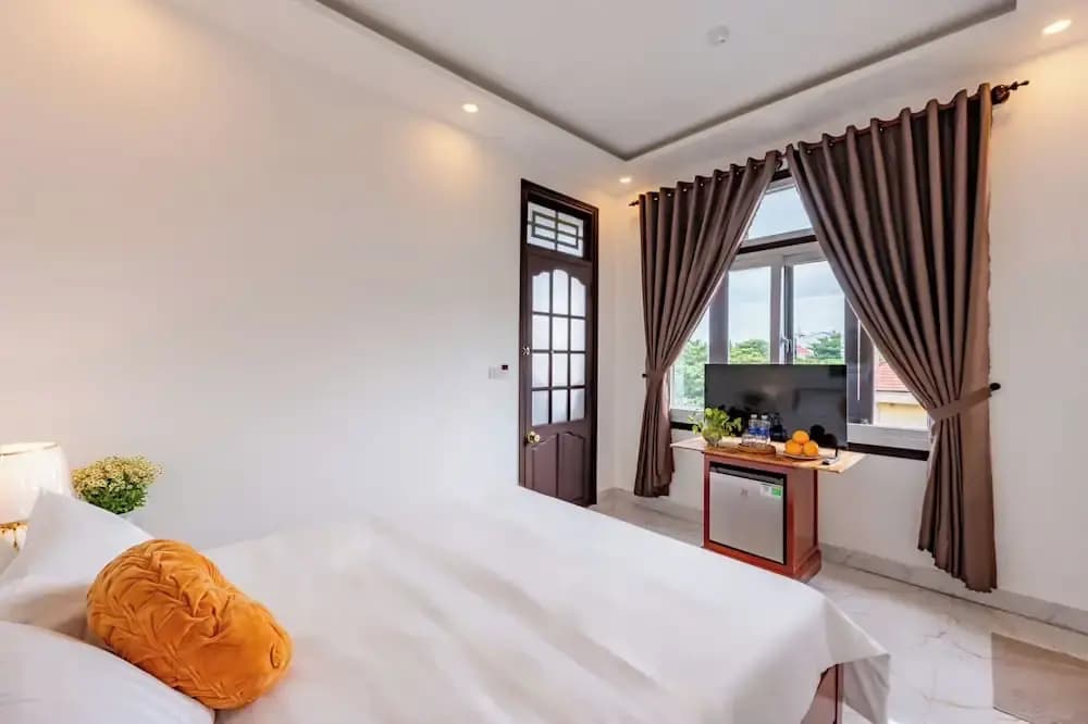 Deluxe Double room with city view full double bed