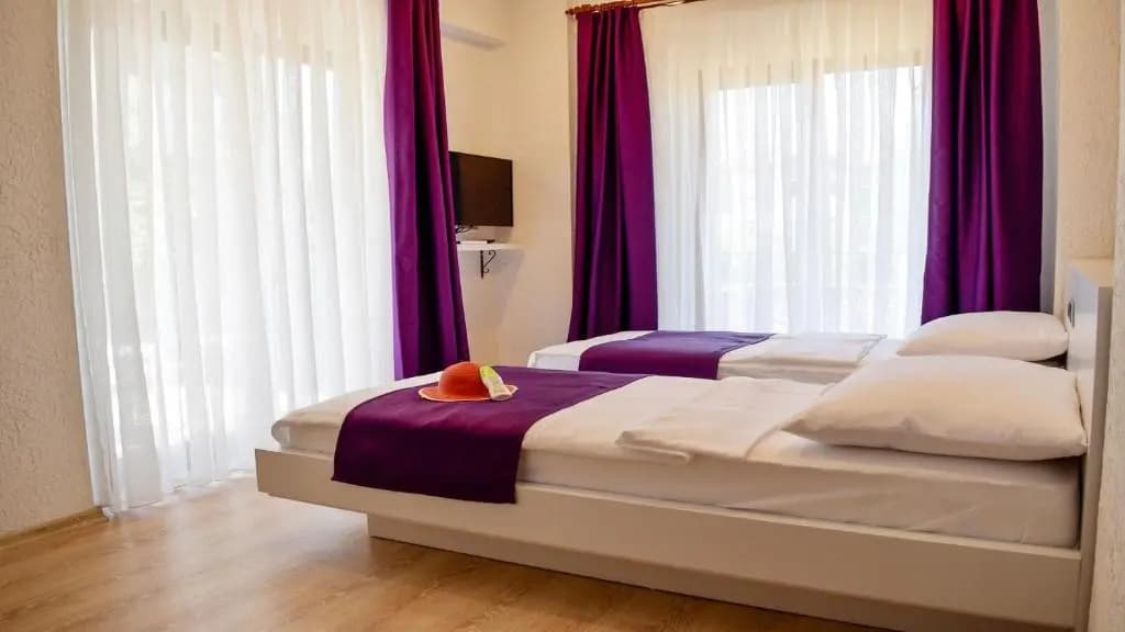 Standard Double room with garden view full double bed