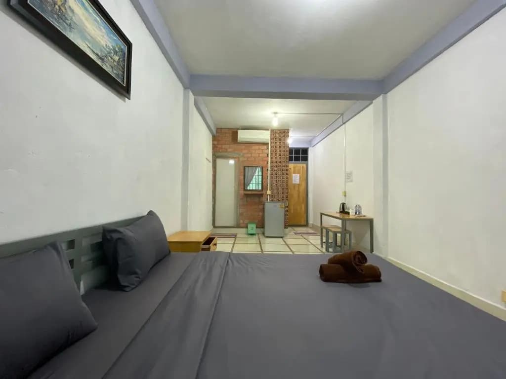 Economy room