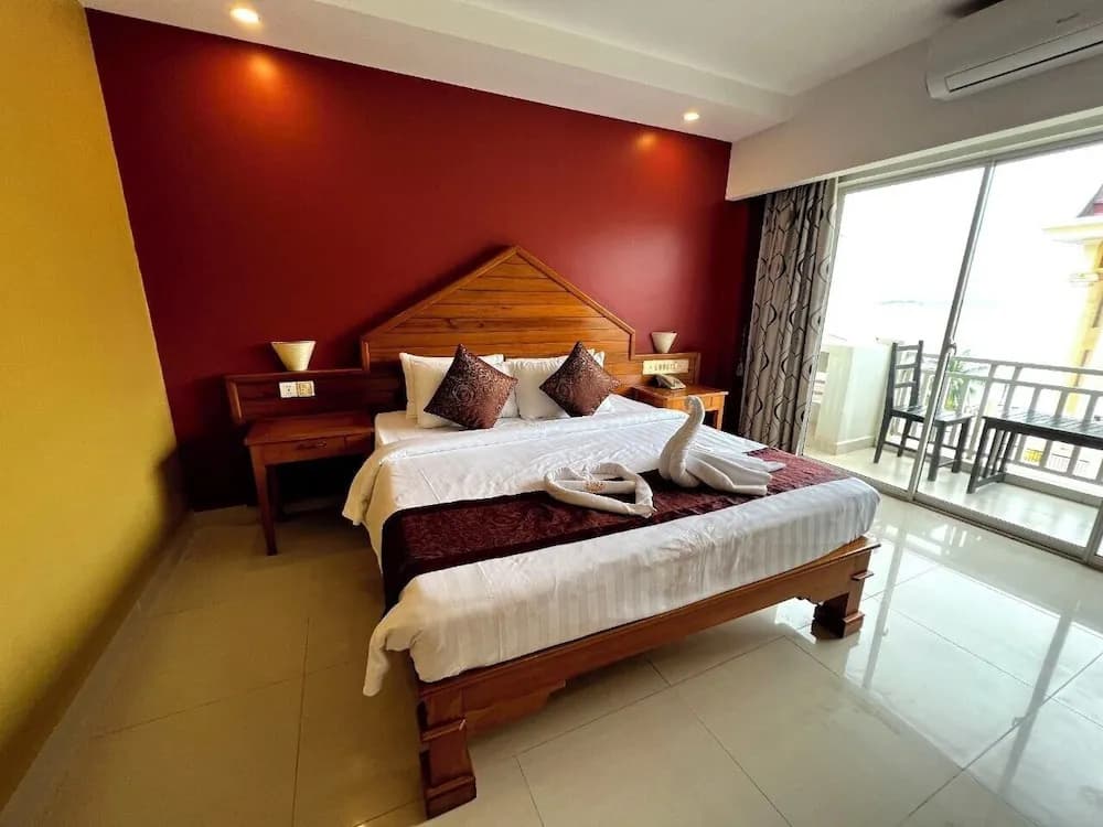 Deluxe Double room with balcony and with view full double bed
