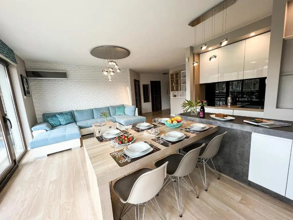 2 Bedrooms Apartment