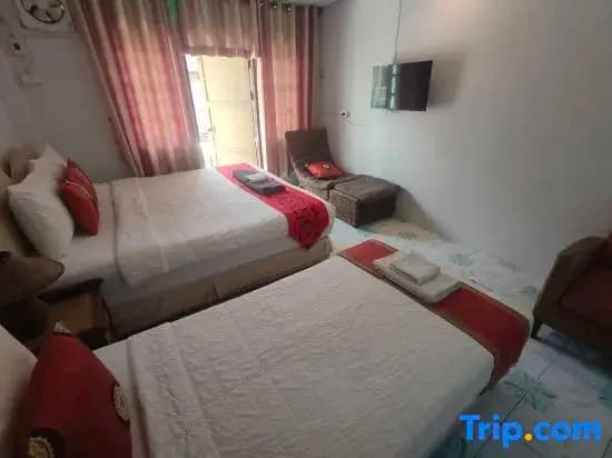 Standard Triple room with balcony