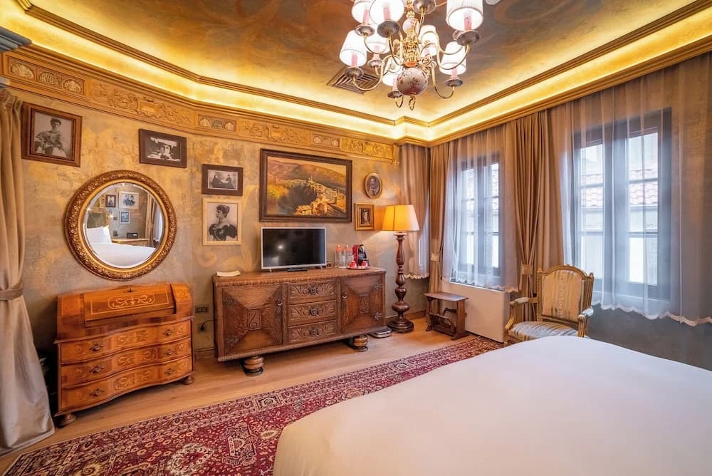 Royal room
