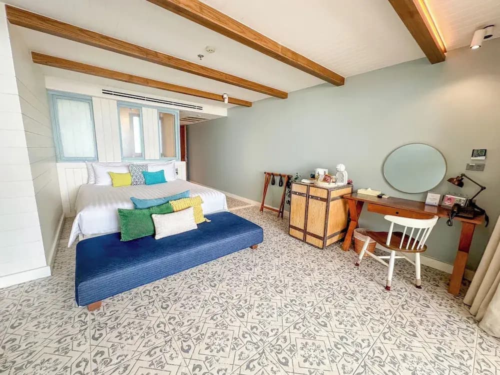 Suite with balcony