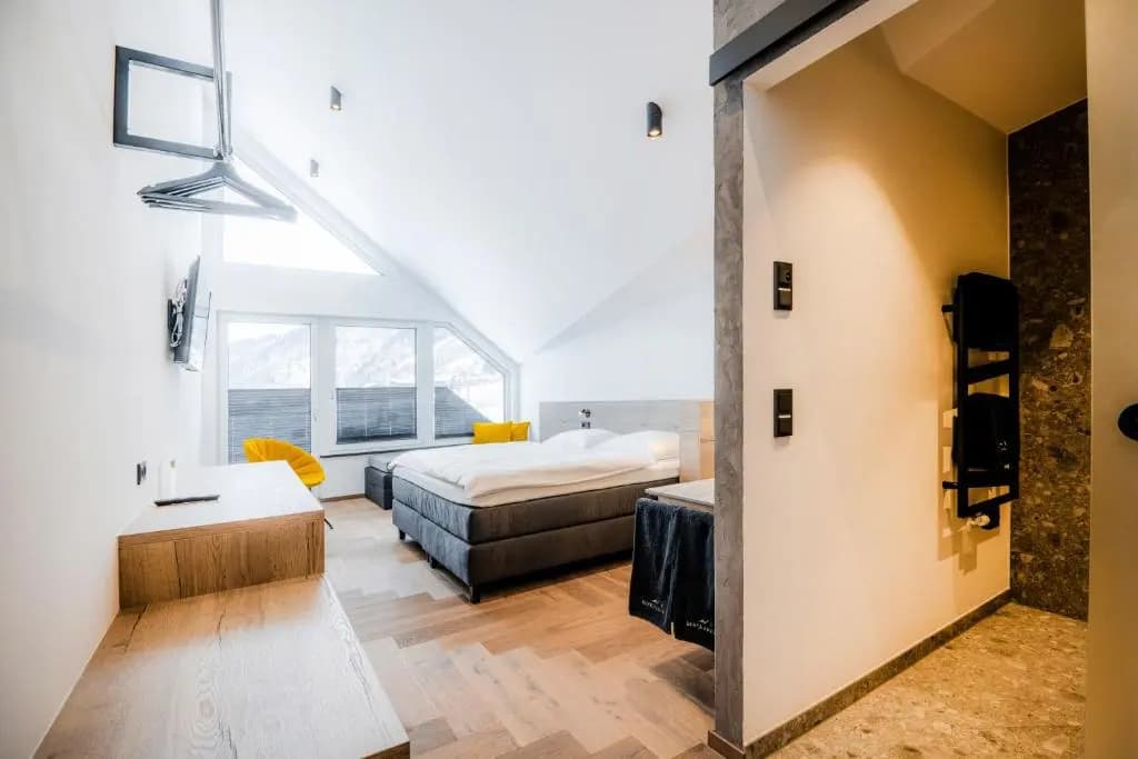 Standard Double room with balcony full double bed
