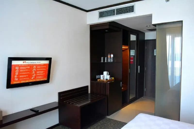 Deluxe Double room with balcony and with pool view full double bed