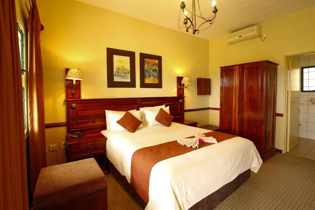 Deluxe Double room with river view full double bed