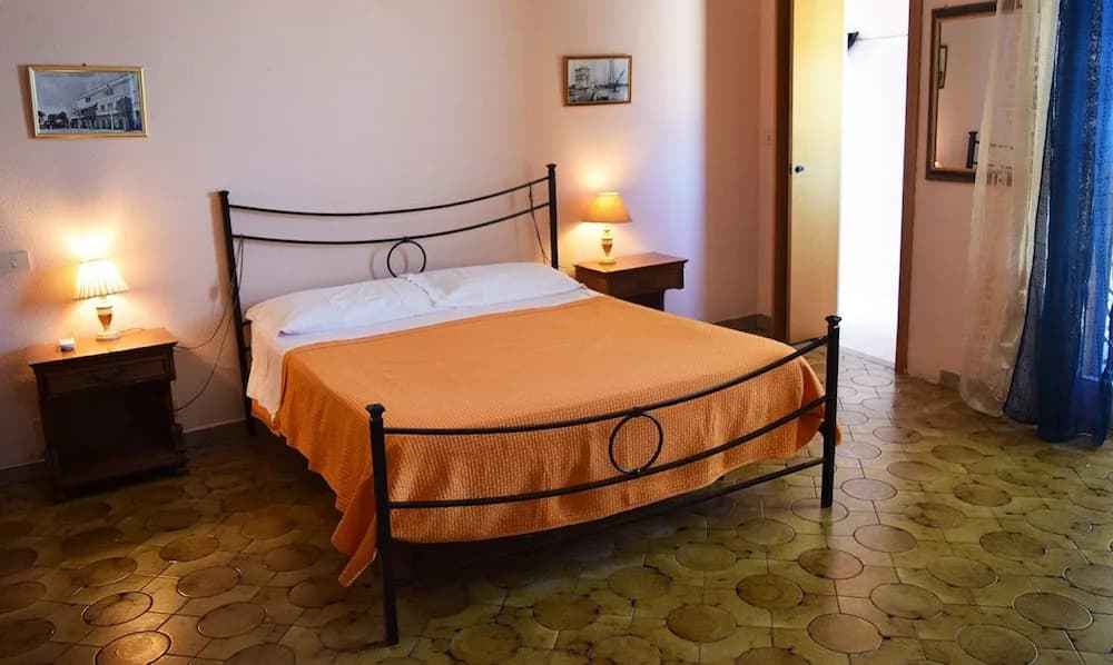 1 Bedroom Standard Triple room with river view