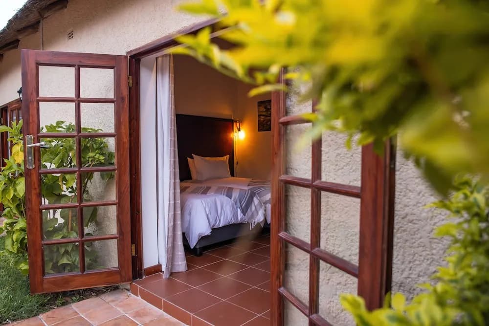 Standard Double room with pool view twin beds