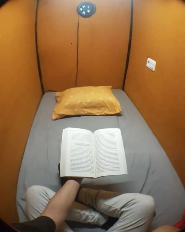 Economy room