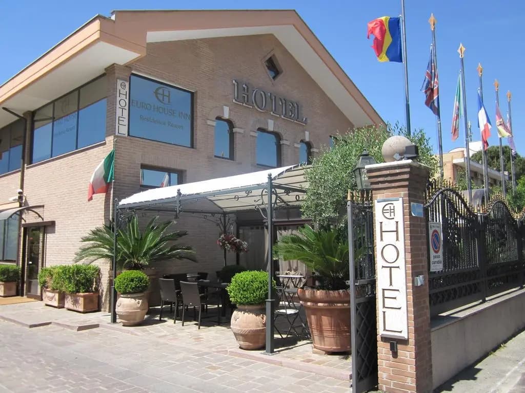 Hotel photo 1