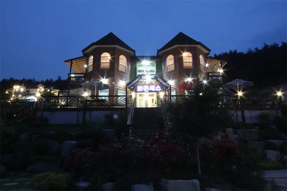 Hotel photo 1