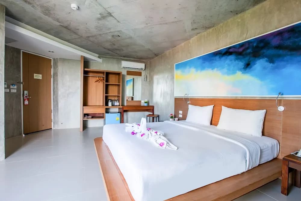 Luxury room with garden view