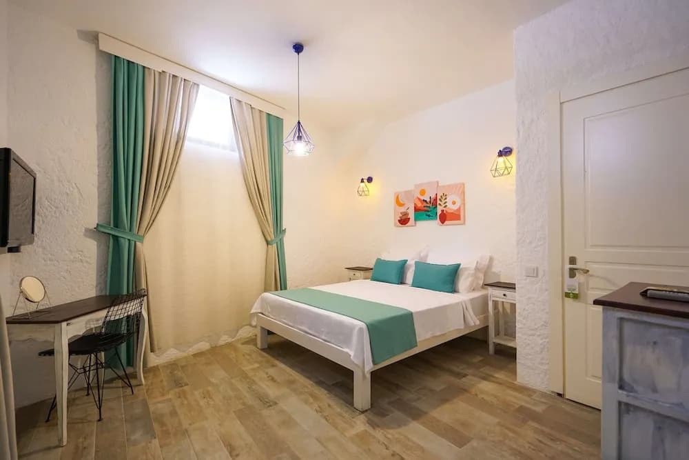 Economy Double room full double bed