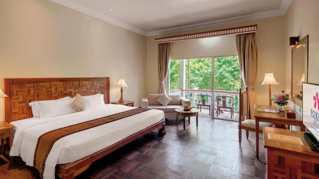 Deluxe Lakeside Double room full double bed