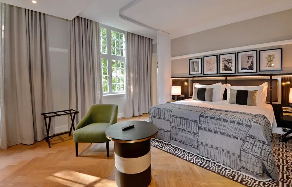 Executive Double Suite full double bed