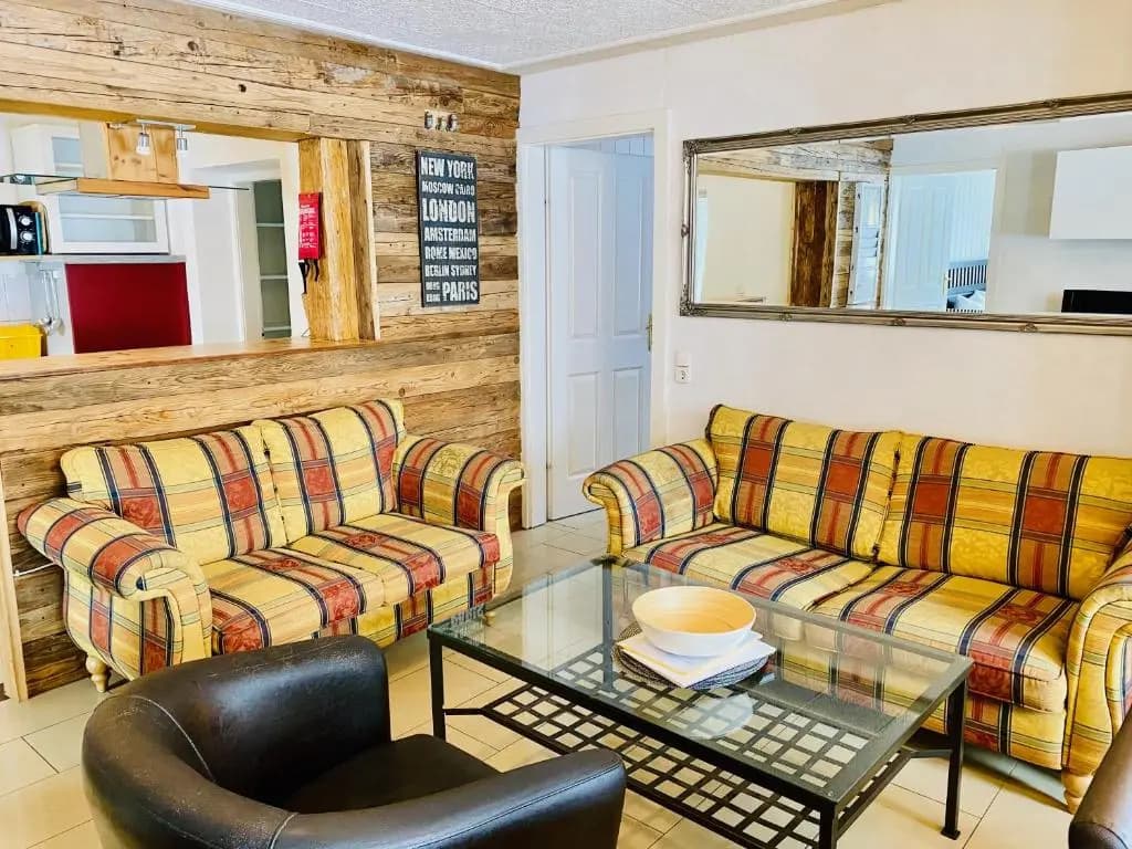 3 Bedrooms Apartment