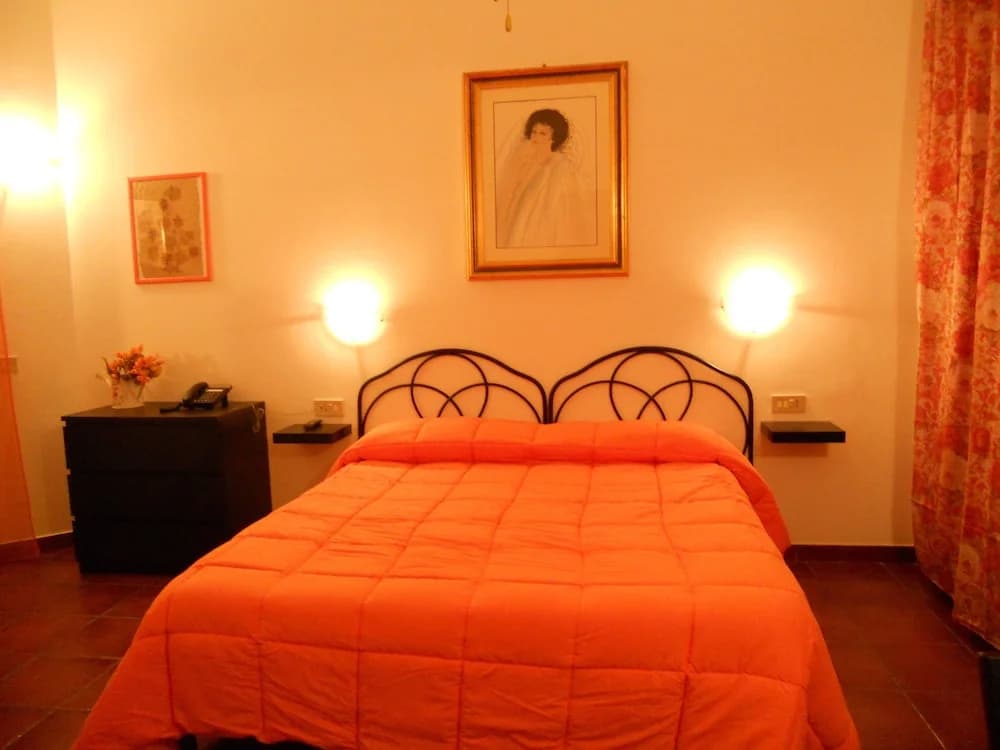 Deluxe Double room with view full double bed