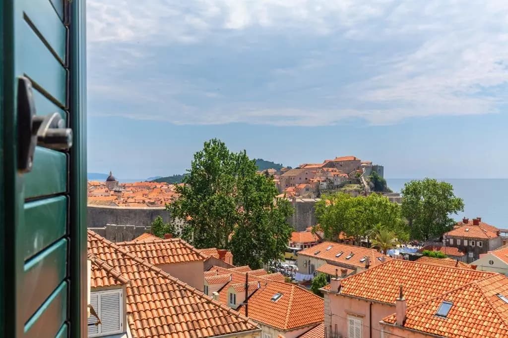Deluxe Double room with sea view full double bed