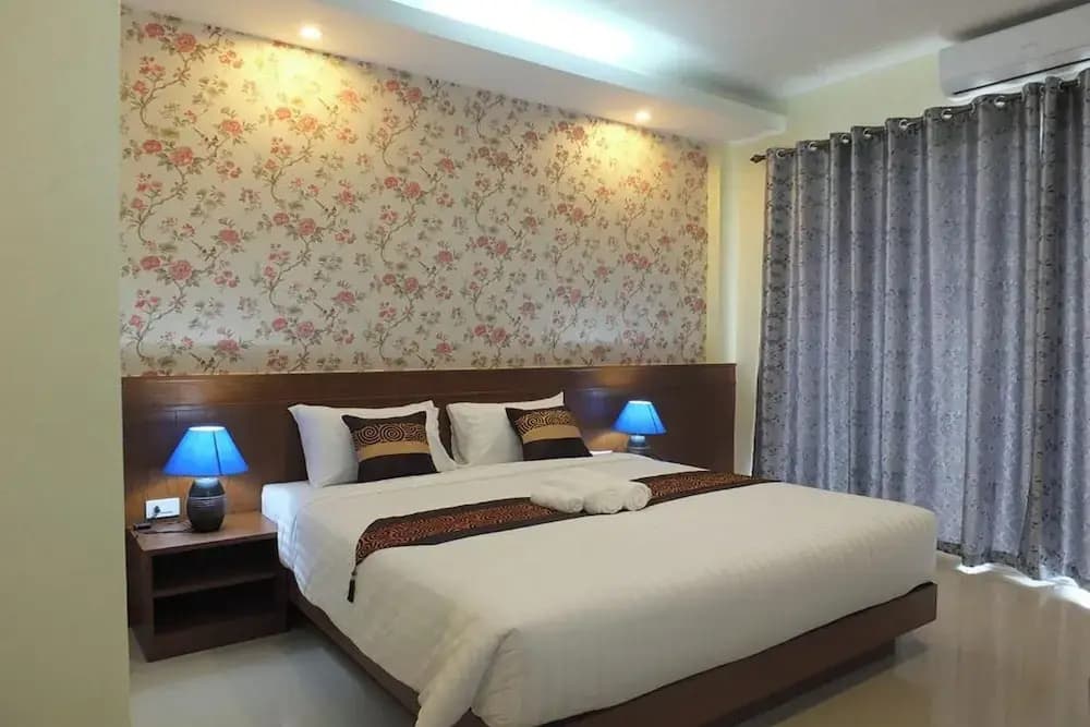 Deluxe Double room with balcony full double bed
