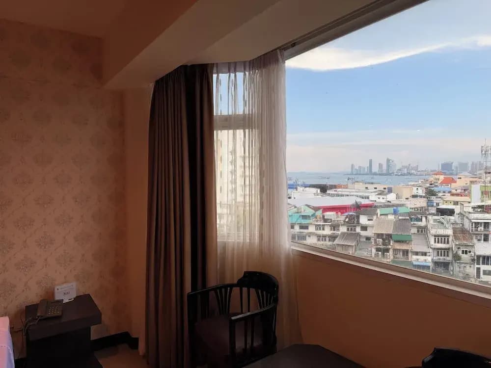 Standard Double room with ocean view full double bed