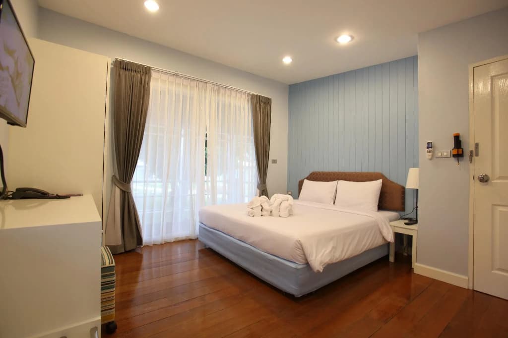 2 Bedrooms Villa