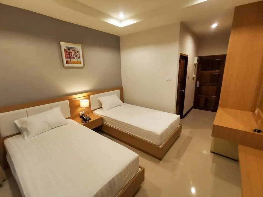 Standard Double room with balcony and with city view twin beds
