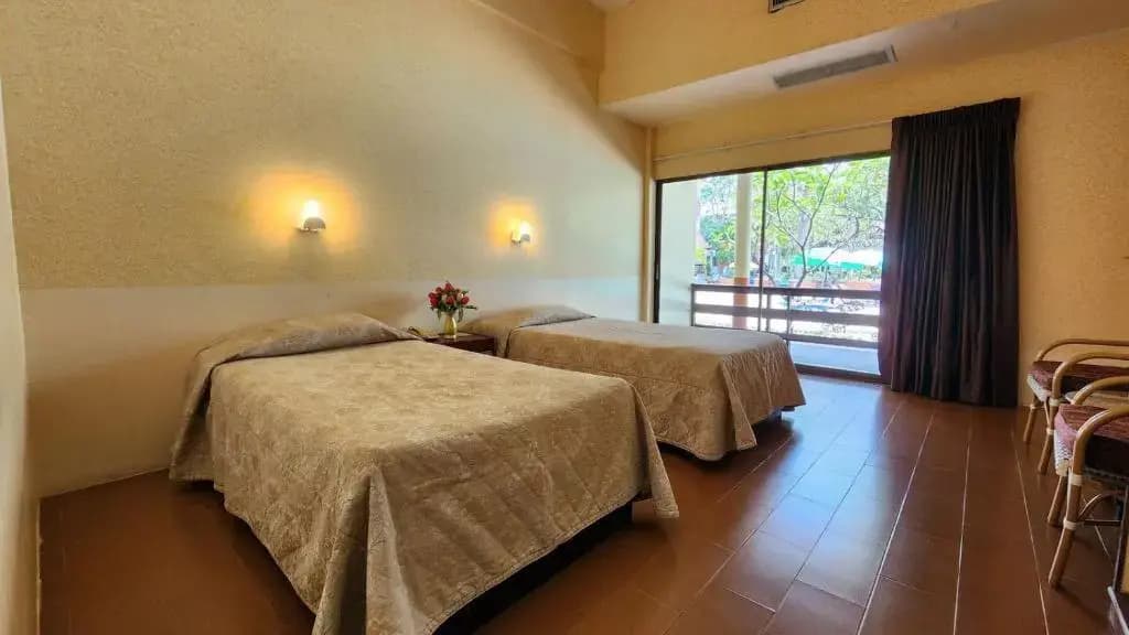 Superior Double room with pool view twin beds