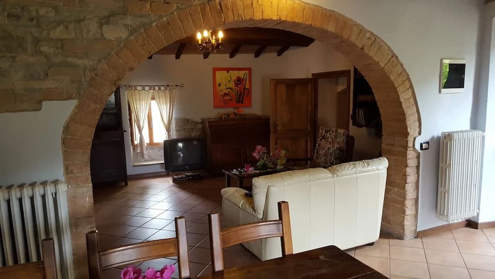 2 Bedrooms Apartment with land view
