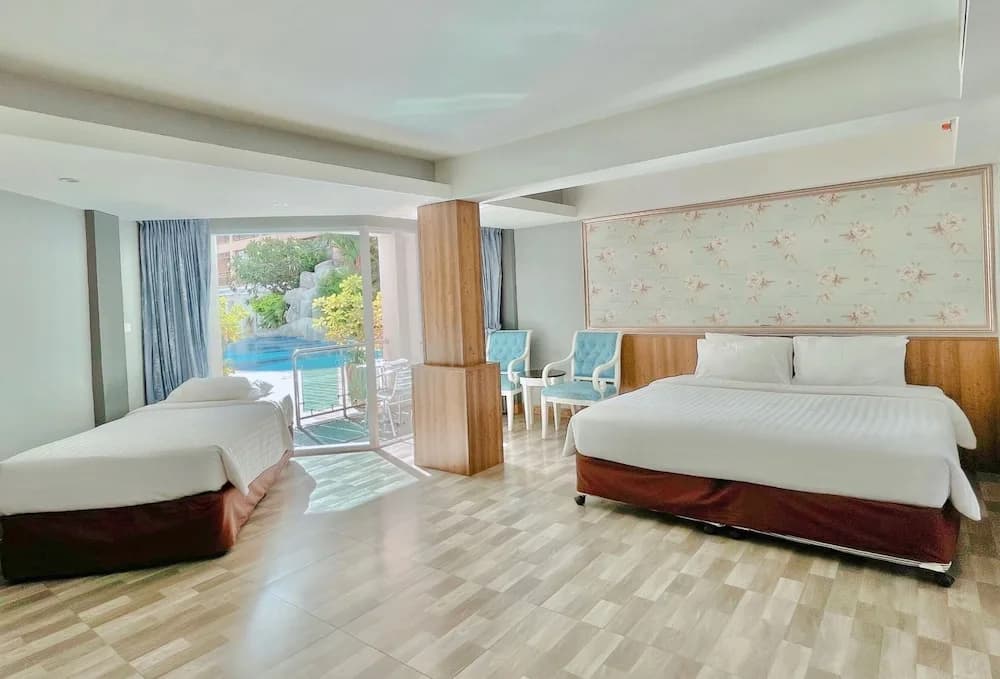 Premier Triple room with balcony