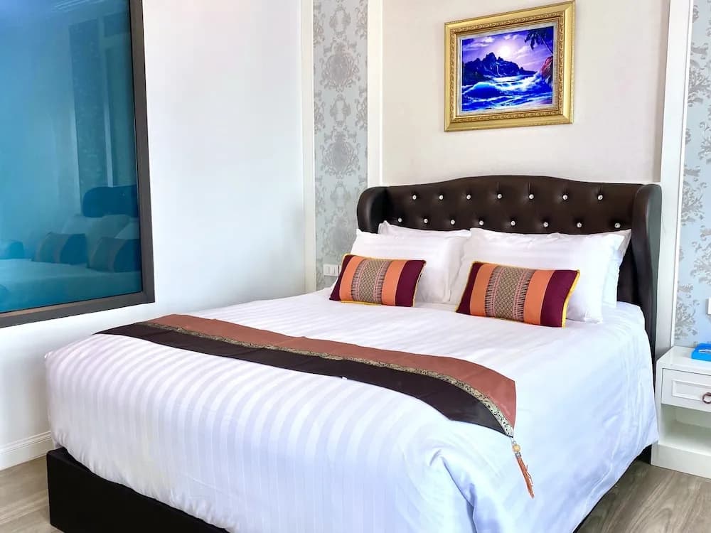 Superior Double room with balcony full double bed