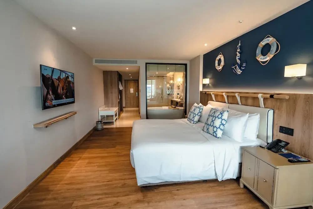 Premier Double room with balcony full double bed