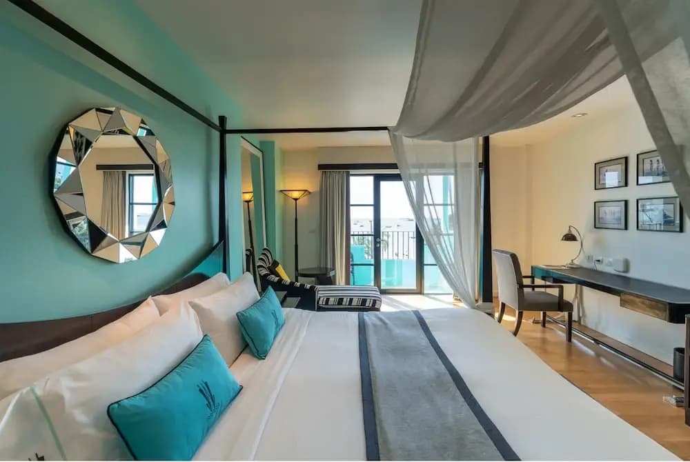 Standard room with balcony