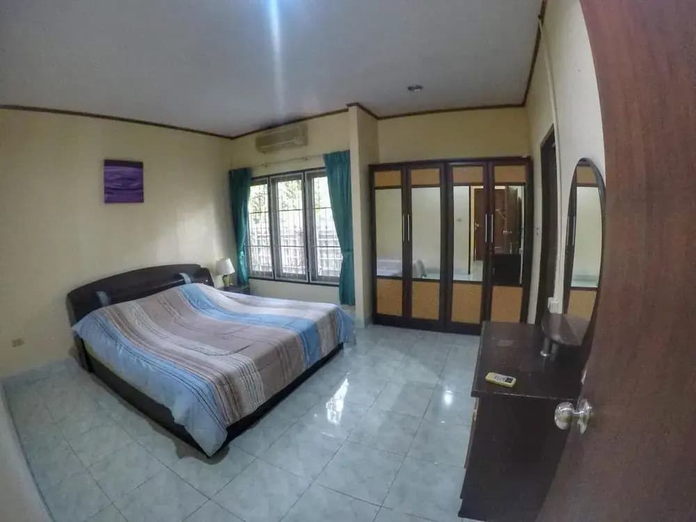 2 Bedrooms Standard Family room
