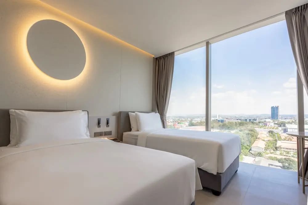 Luna Deluxe Double room with sea view twin beds