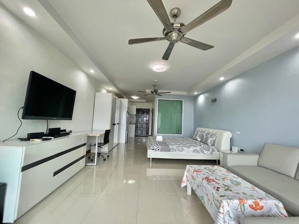 Studio with balcony and with sea view