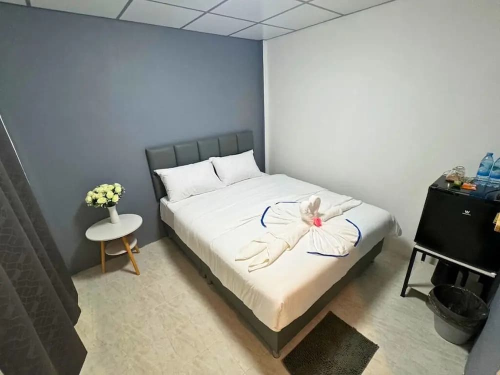 Economy room