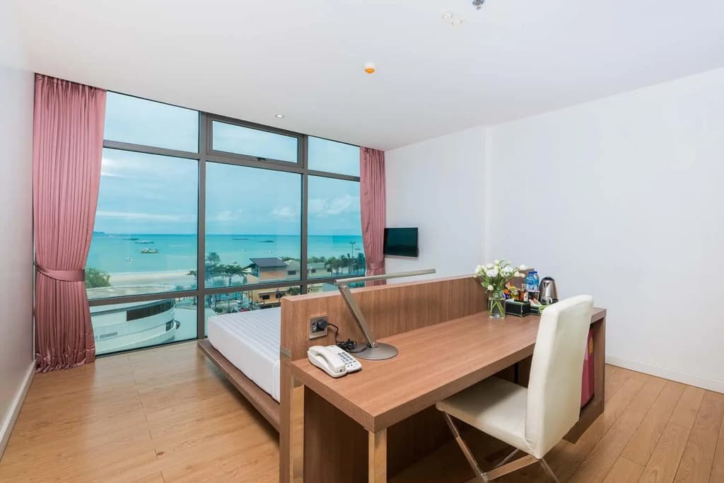 Superior Double room with sea view full double bed