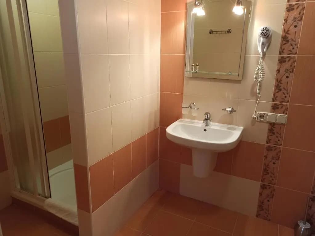 Economy room