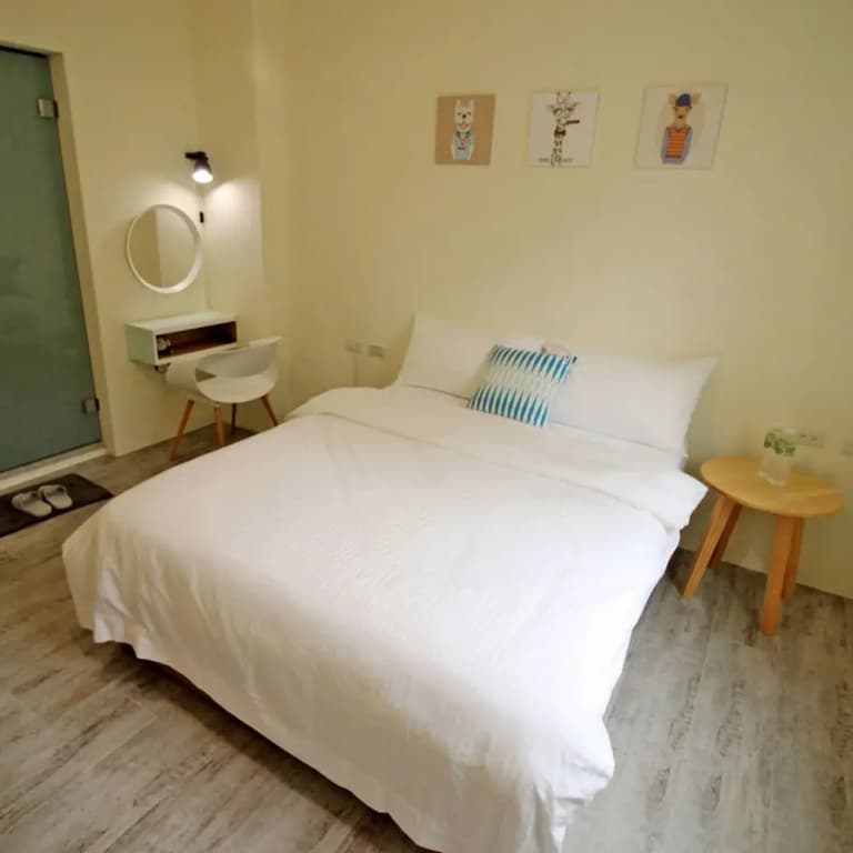 Economy Suite