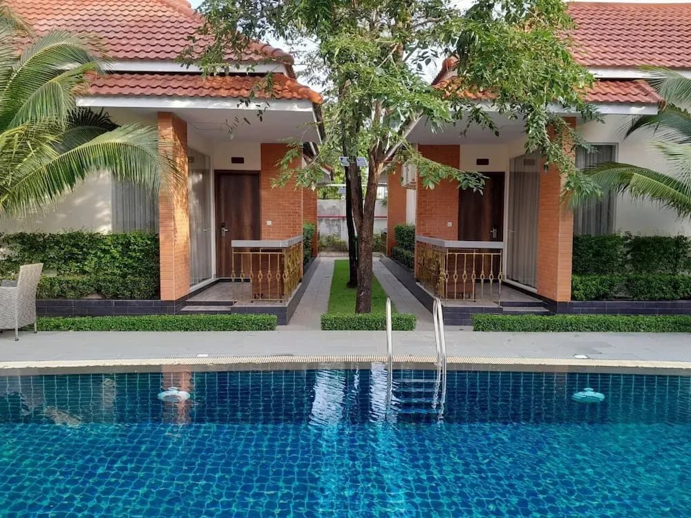 Double Villa with pool view full double bed