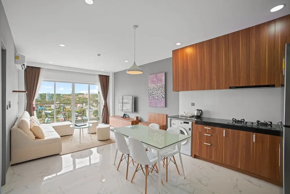 Deluxe Apartment