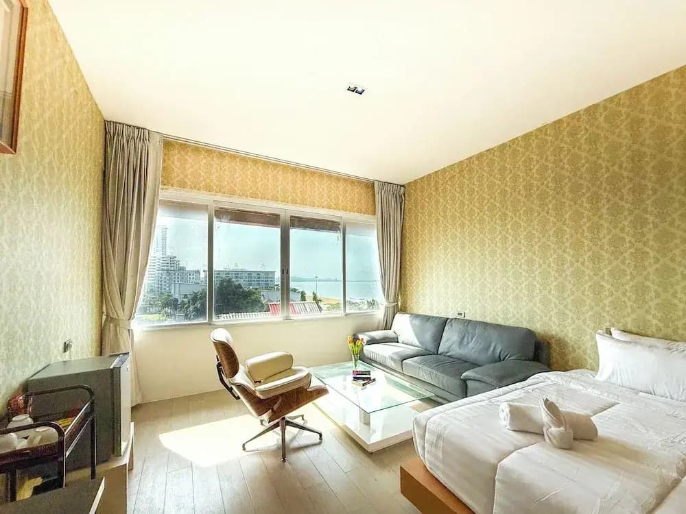 Deluxe Suite
